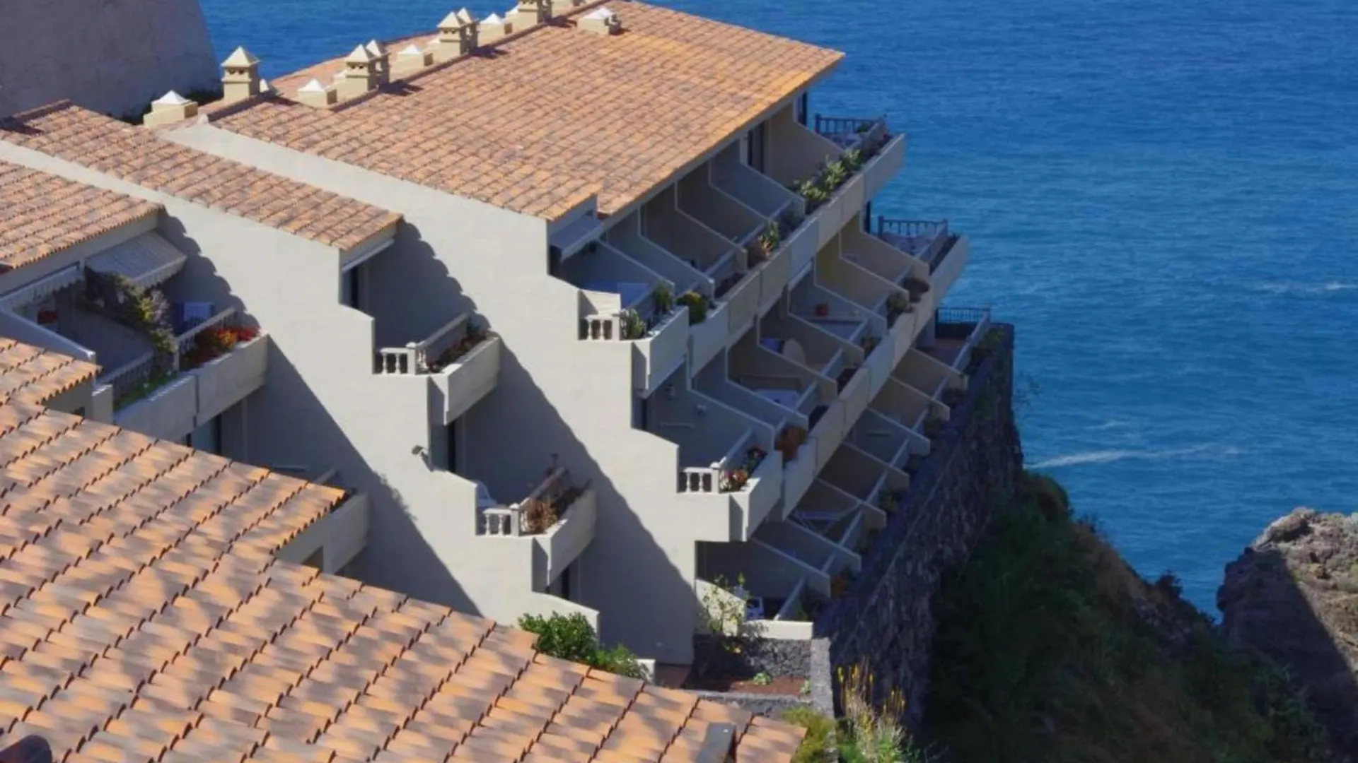 Apartamento Con Piscina Y Vistas Al Mar Sobre Acantilado Los Realejos Spain