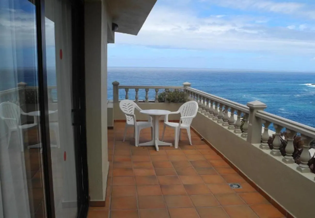 Apartamento Con Piscina Y Vistas Al Mar Sobre Acantilado Los Realejos 0*,  Spain